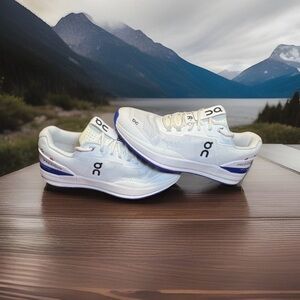 On Running White and Blue Athletic Shoes White | Indigo
Men's THE ROGER Pro